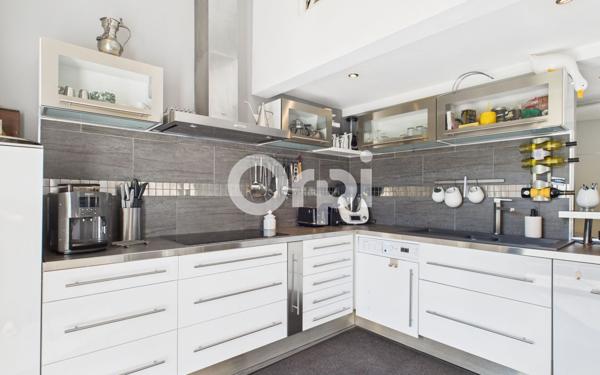 Maison à vendre    6 pièces • 220 m2 Mandelieu-la-Napoule