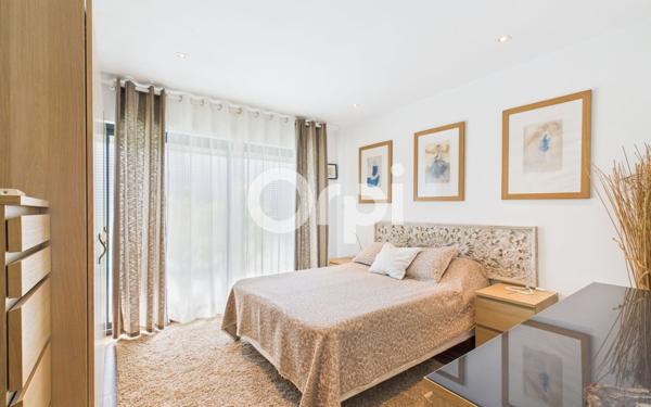 Maison à vendre    6 pièces • 220 m2 Mandelieu-la-Napoule