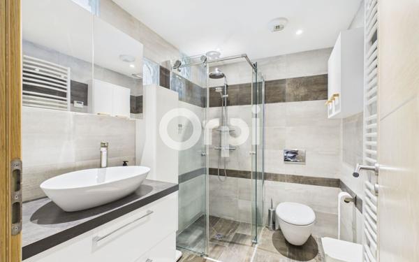 Maison à vendre    6 pièces • 220 m2 Mandelieu-la-Napoule