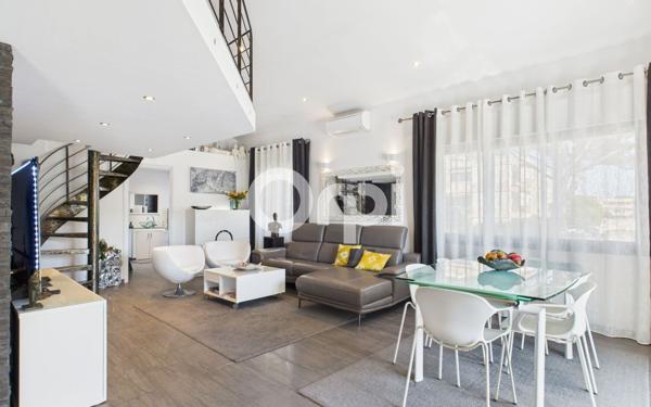 Maison à vendre    6 pièces • 220 m2 Mandelieu-la-Napoule