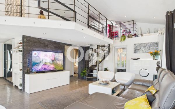 Maison à vendre    6 pièces • 220 m2 Mandelieu-la-Napoule