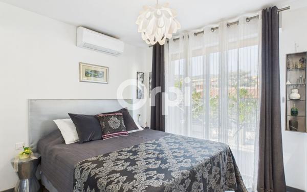 Maison à vendre    6 pièces • 220 m2 Mandelieu-la-Napoule