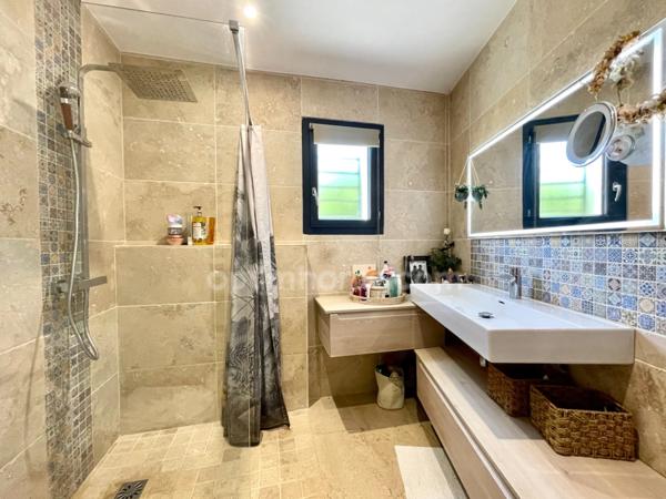 Villa contemporaine 5 pièces avec piscine - Élégance, confort et art de vivre