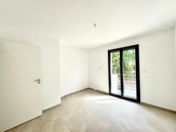 Roquebrune/Argens-Var - Villa neuve 2025 de 120 m2 avec 3 chambre garage et piscine-OFFRE POSSIBLE