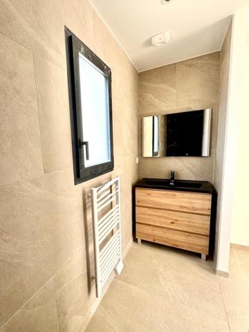 Roquebrune/Argens-Var - Villa neuve 2025 de 120 m2 avec 3 chambre garage et piscine-OFFRE POSSIBLE