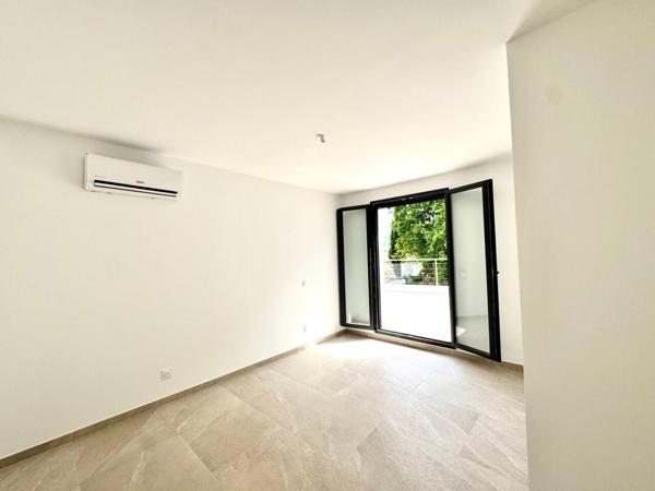 Roquebrune/Argens-Var - Villa neuve 2025 de 120 m2 avec 3 chambre garage et piscine-OFFRE POSSIBLE