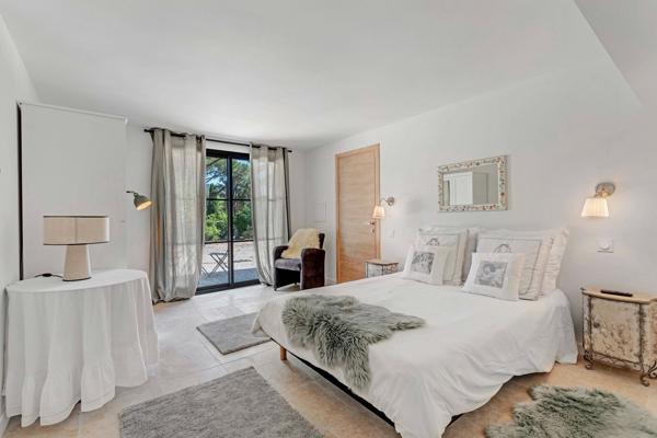 Vente Villa de luxe Grimaud 8 Pièces 300 m²