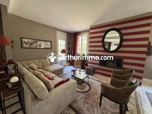 Vente                                                      Propriété
                        
                                         215 m2                     à Bagnoles-de-l'Orne-Normandie
