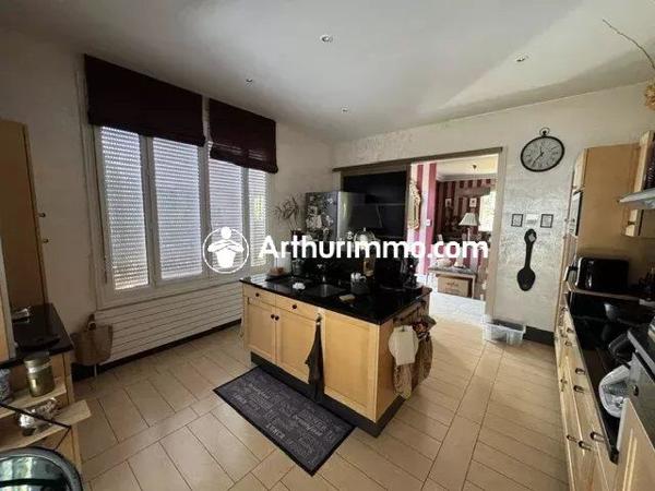 Vente                                                      Propriété
                        
                                         215 m2                     à Bagnoles-de-l'Orne-Normandie