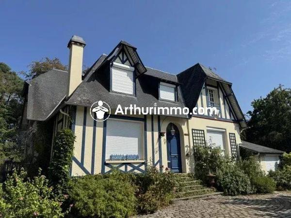 Vente                                                      Propriété
                        
                                         215 m2                     à Bagnoles-de-l'Orne-Normandie