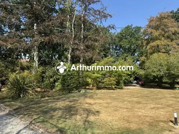 Vente                                                      Propriété
                        
                                         215 m2                     à Bagnoles-de-l'Orne-Normandie