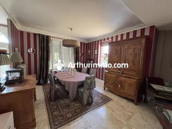 Vente                                                      Propriété
                        
                                         215 m2                     à Bagnoles-de-l'Orne-Normandie
