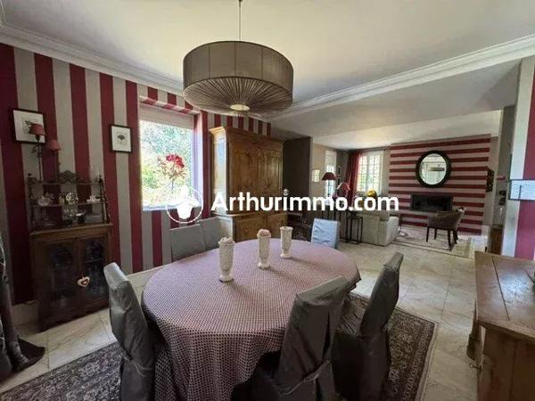 Vente                                                      Propriété
                        
                                         215 m2                     à Bagnoles-de-l'Orne-Normandie