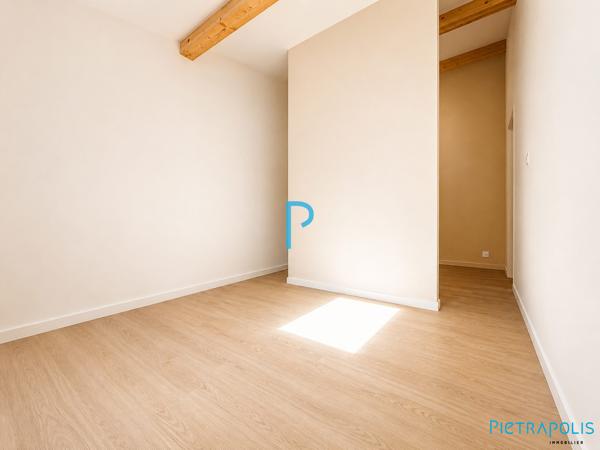 Bel appartement de type T3 avec terrasse et stationnement couvert