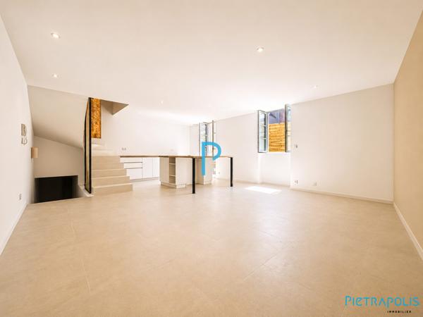 Bel appartement de type T3 avec terrasse et stationnement couvert