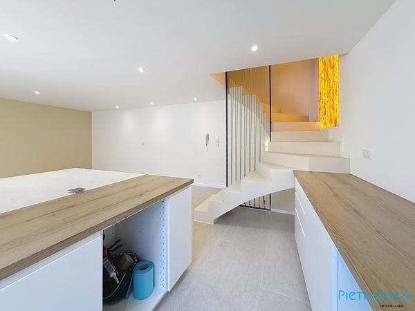 Bel appartement de type T3 avec terrasse et stationnement couvert