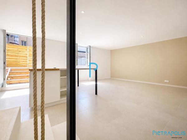 Bel appartement de type T3 avec terrasse et stationnement couvert