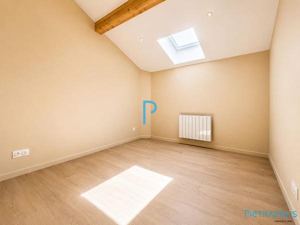 Bel appartement de type T3 avec terrasse et stationnement couvert