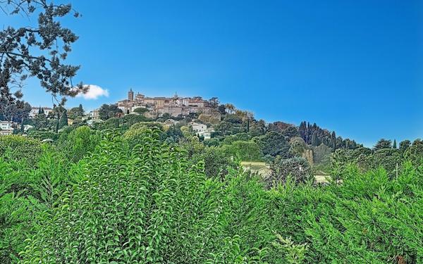 Appartement à vendre    3 pièces • 89,80 m2 Mougins