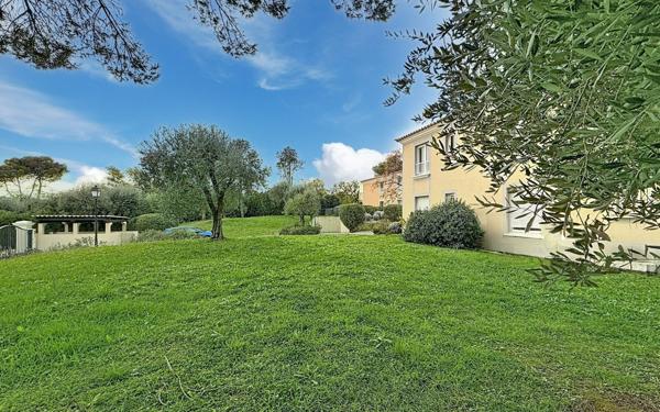 Appartement à vendre    3 pièces • 89,80 m2 Mougins