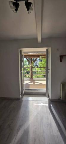 MAISON ET APPARTEMENT A ROULLET SAINT ESTEPHE