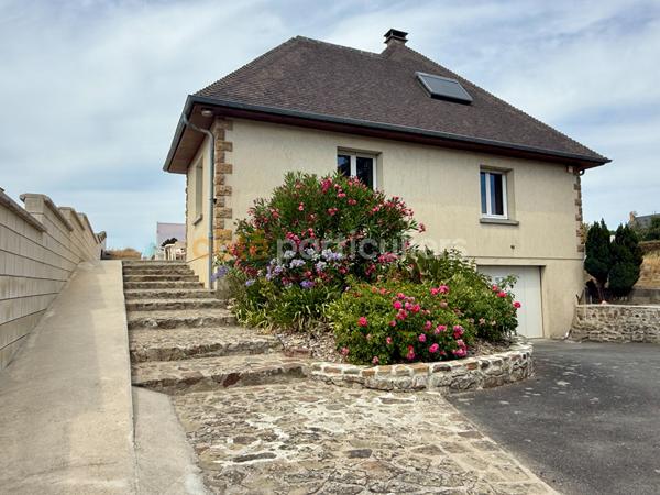Vente
                Maison135,5 m² - 8 Pièces -
                    SAINT PAIR SUR MER (50380)