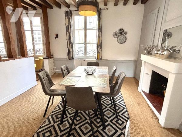 CHARTRES CENTRE,  PIED CATHEDRALE 
BEAU 3 PIECES  2ème ETAGE, 57.75m²(Carrez), 59m² (Habitables)