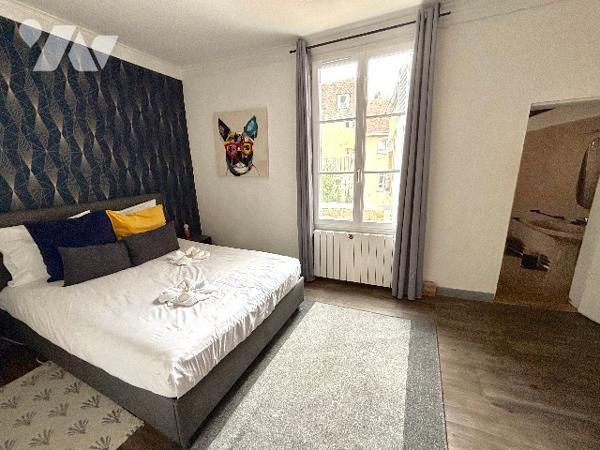 CHARTRES CENTRE,  PIED CATHEDRALE 
BEAU 3 PIECES  2ème ETAGE, 57.75m²(Carrez), 59m² (Habitables)