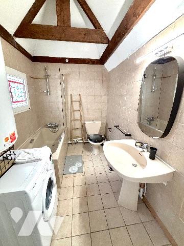 CHARTRES CENTRE,  PIED CATHEDRALE 
BEAU 3 PIECES  2ème ETAGE, 57.75m²(Carrez), 59m² (Habitables)