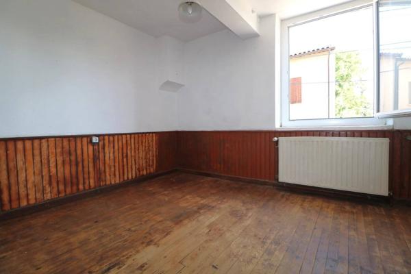 Maison de 90m² habitables, élevés sur sous-sol