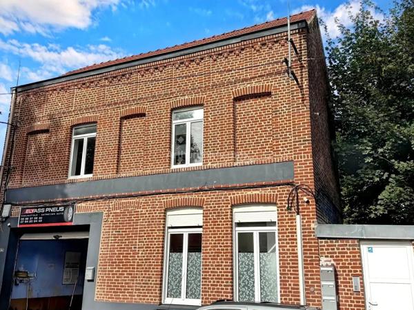 Vente                                                      Immeuble
                        
                     7 pièces                      193 m2                     à Lille