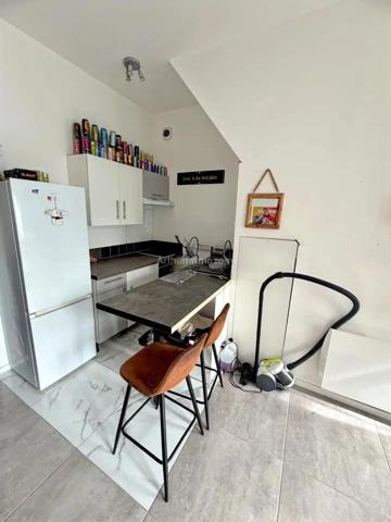 Vente                                                      Immeuble
                        
                     7 pièces                      193 m2                     à Lille