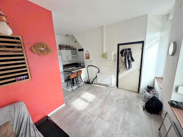 Vente                                                      Immeuble
                        
                     7 pièces                      193 m2                     à Lille