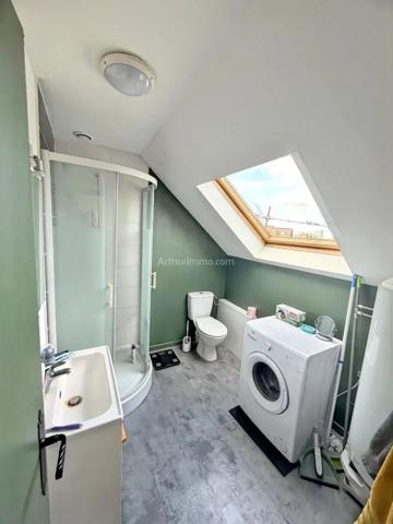 Vente                                                      Immeuble
                        
                     7 pièces                      193 m2                     à Lille