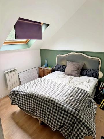 Vente                                                      Immeuble
                        
                     7 pièces                      193 m2                     à Lille