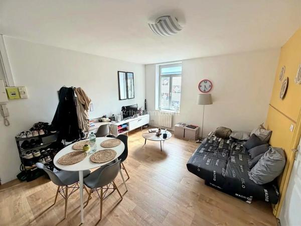 Vente                                                      Immeuble
                        
                     7 pièces                      193 m2                     à Lille