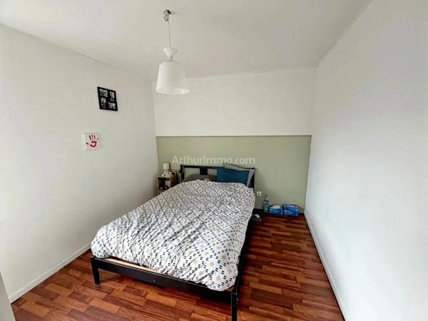 Vente                                                      Immeuble
                        
                     7 pièces                      193 m2                     à Lille