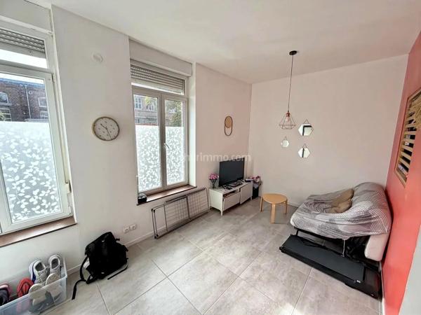 Vente                                                      Immeuble
                        
                     7 pièces                      193 m2                     à Lille