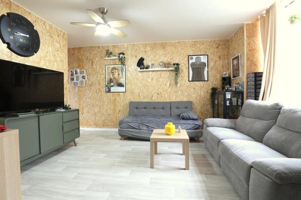 EPERNAY(51) Coteaux ouest Maison type 11 avec 1 appartement indépendant en RDC sur une parcelle de 529 m²