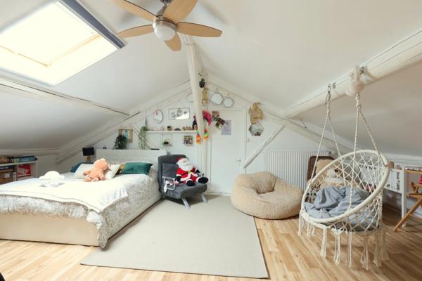 EPERNAY(51) Coteaux ouest Maison type 11 avec 1 appartement indépendant en RDC sur une parcelle de 529 m²