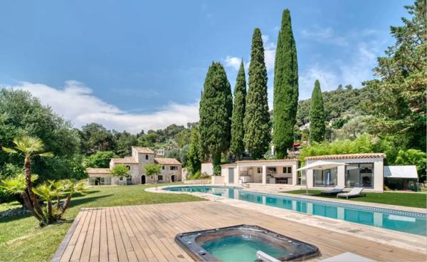 Bastide en pierre, 7 pièces 300 m² Saint-Paul de Vence