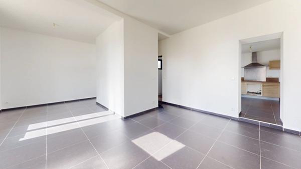 Vente                                                      Maison de ville
                        
                     4 pièces                      85 m2                     à Saint-Quentin