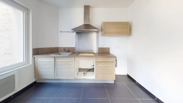 Vente                                                      Maison de ville
                        
                     4 pièces                      85 m2                     à Saint-Quentin