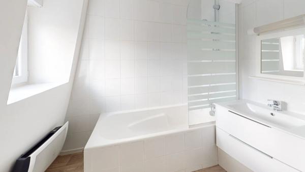 Vente                                                      Maison de ville
                        
                     4 pièces                      85 m2                     à Saint-Quentin