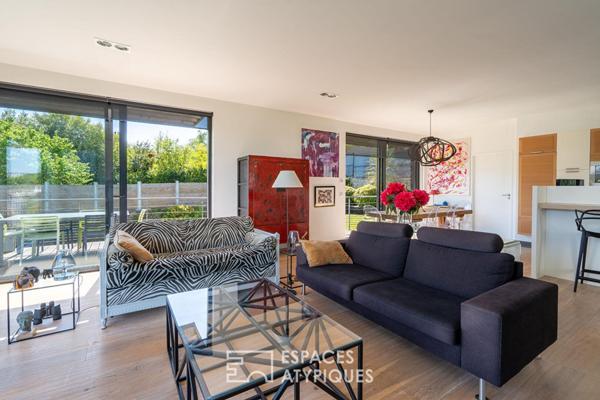 Contemporaine de plain-pied à la vue dégagée