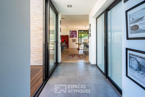 Contemporaine de plain-pied à la vue dégagée