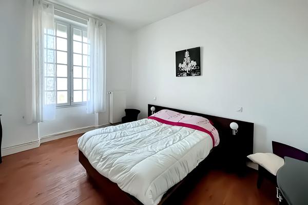 Maison  3 pièce(s) 49 m2 sur parcelle de 240 m2 + garage et dependances,