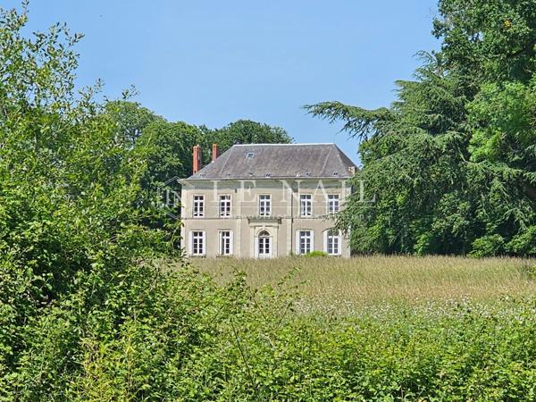 Élégant château du XIXe siècle en Haut Anjou