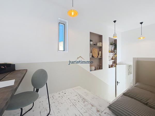 Entrechaux (84340) Mazet en pierre rénové avec piscine – charme et rénovation contemporaine
