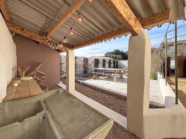 Entrechaux (84340) Mazet en pierre rénové avec piscine – charme et rénovation contemporaine